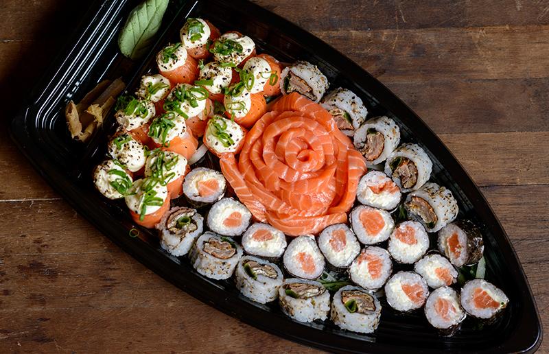 Yamagawa Sushi - Retirada Ou Delivery: Combinado Japonês Com Até 62 Peças E Opção De Porções