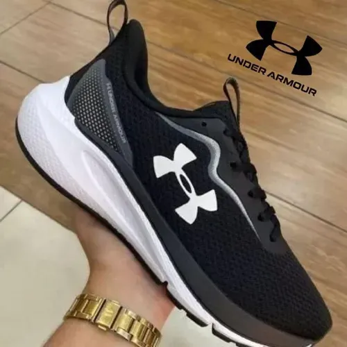 Tnis Under Armour Charged First